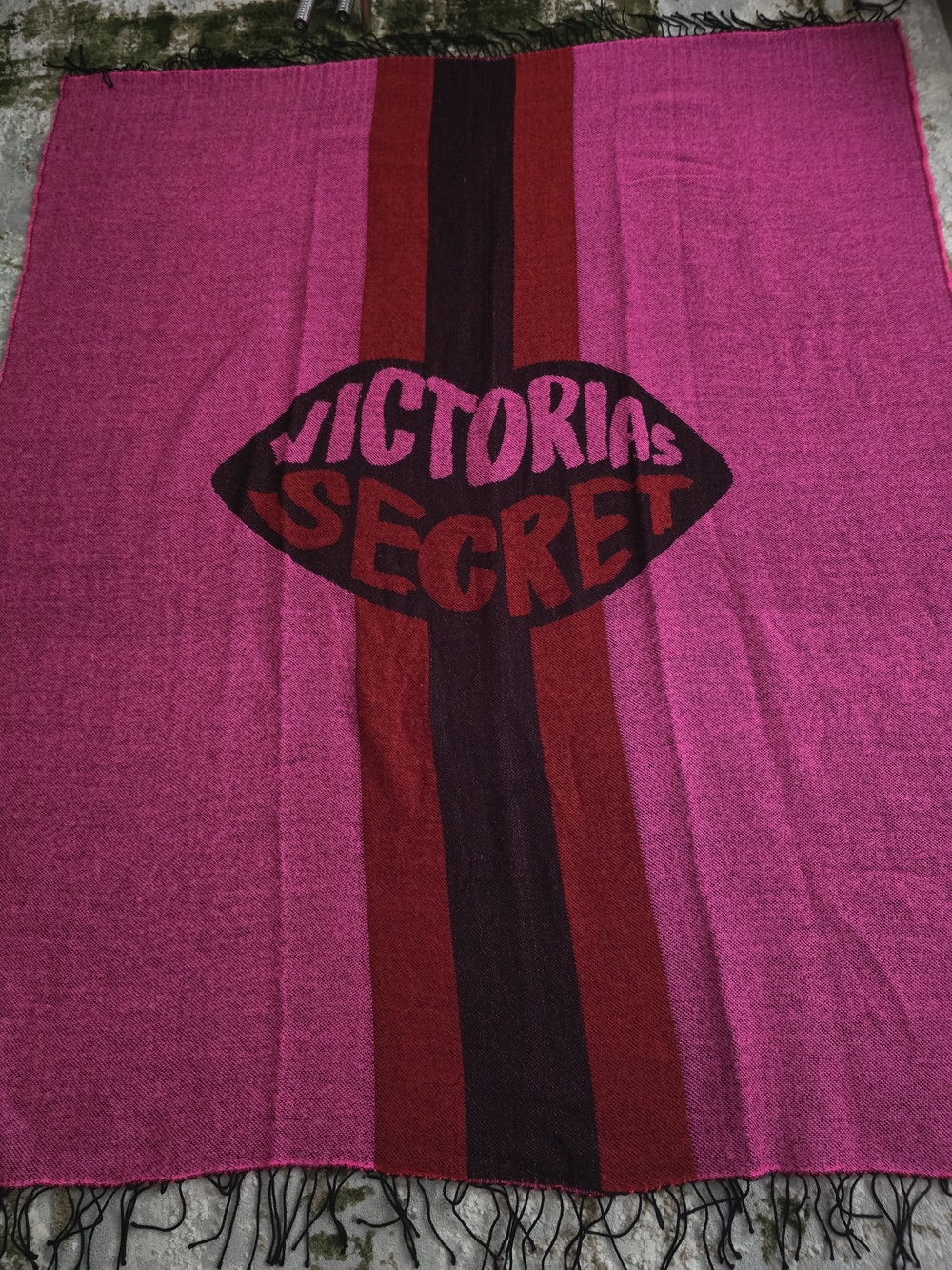 Victoria's Secret Pink & Red Lips Fringe Throw Blanket Acrylic